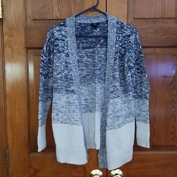 Sweater - Picture 1 of 2